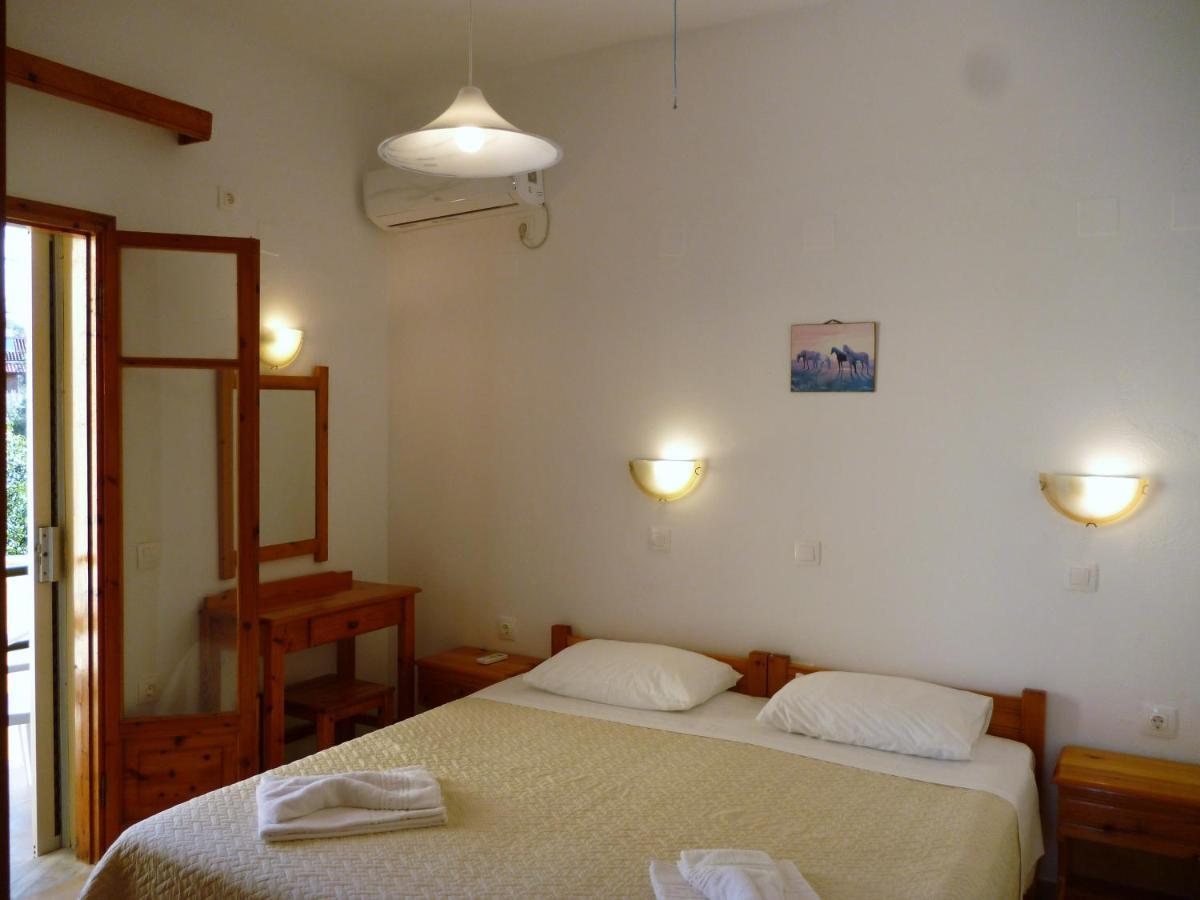 Giannis Apartamento Agios Georgios Pagon Exterior foto